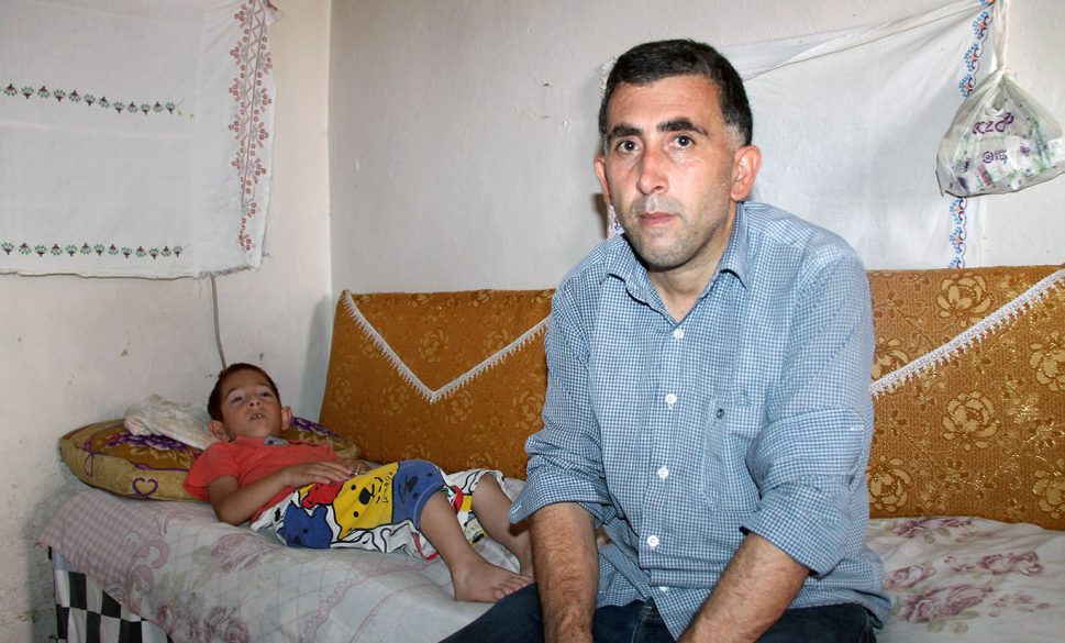 çaresiz baba “serebral palsi” hastası evladı için yardım bekliyor