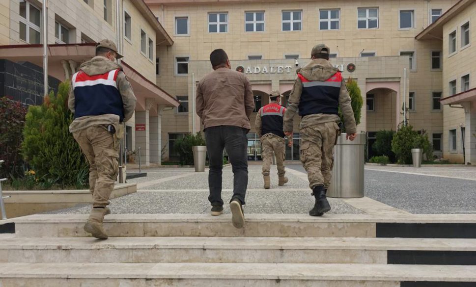 çeşitli suçlardan aranan 67 şüpheli yakalandı