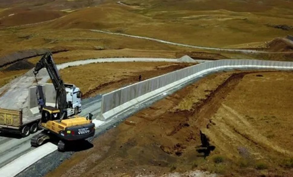 van-i̇ran sınırında beton duvarın 145 kilometresi tamamlandı