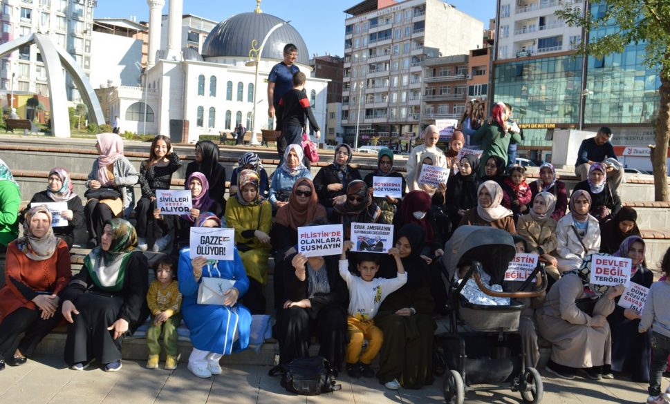 siirt’te kadınlardan filistin’e destek için oturma eylemi