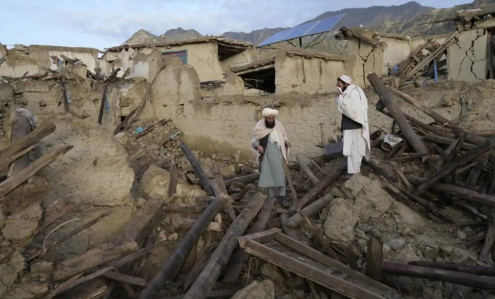 afganistan’da peş peşe gelen depremlerde 2 bin 53 kişi hayatını kaybetti