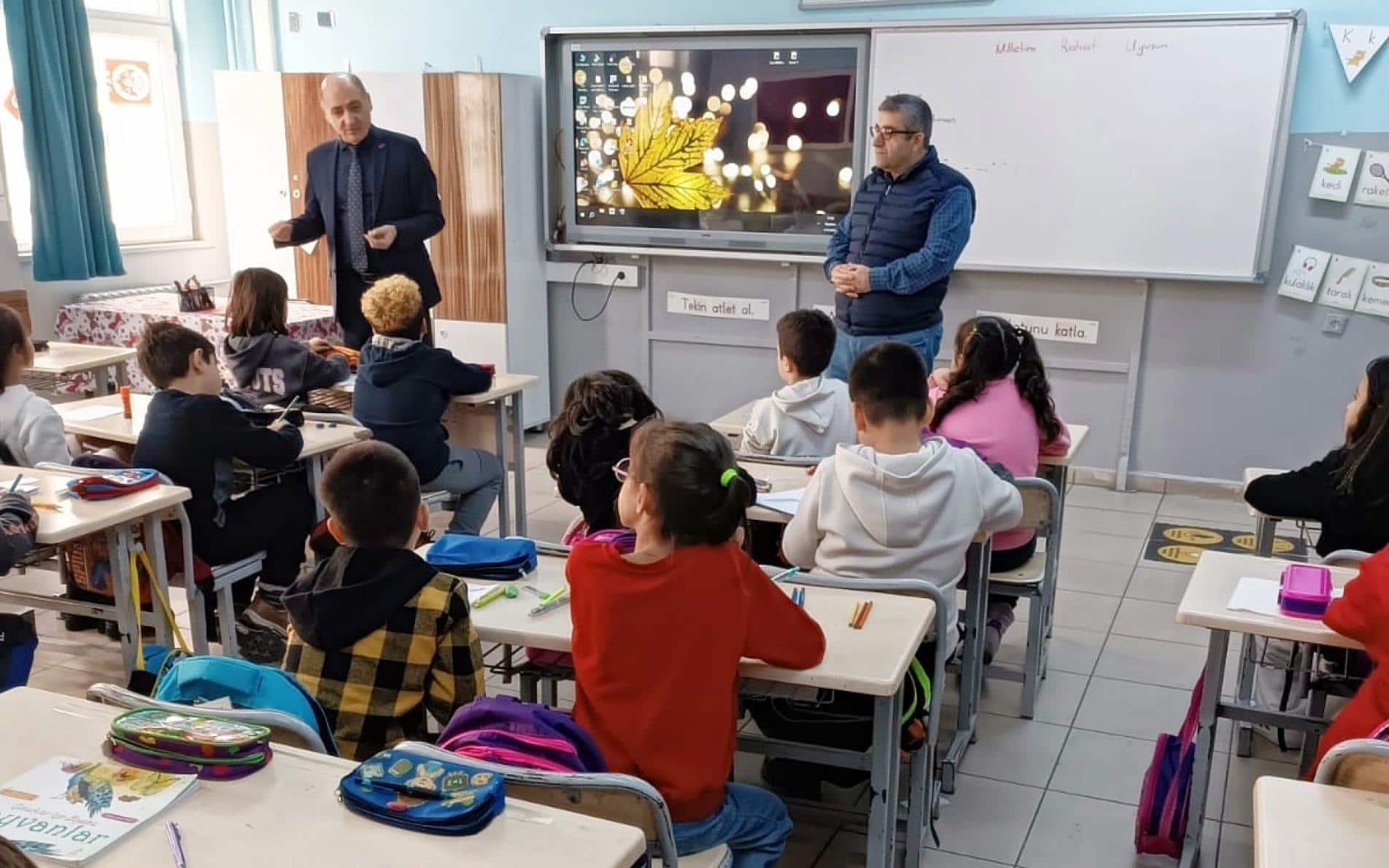 Okul ziyaretleri kapsamında Adem