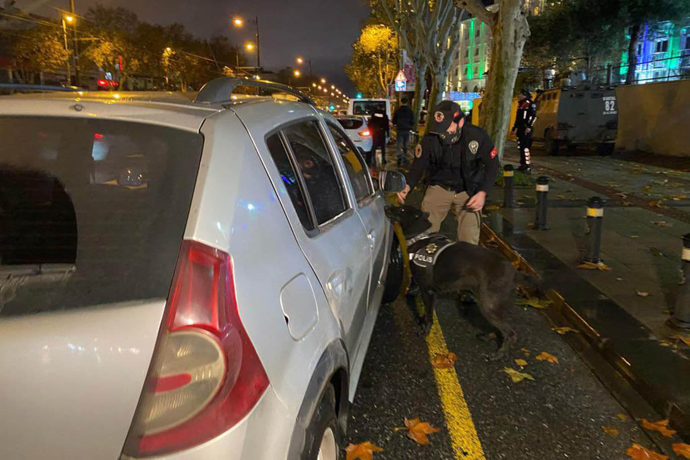 İstanbul’da gerçekleştirilen asayiş uygulamasında,