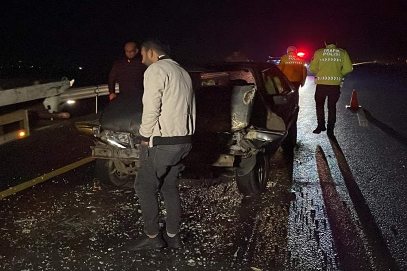 Şanlıurfa’nın Siverek ilçesinde otomobil