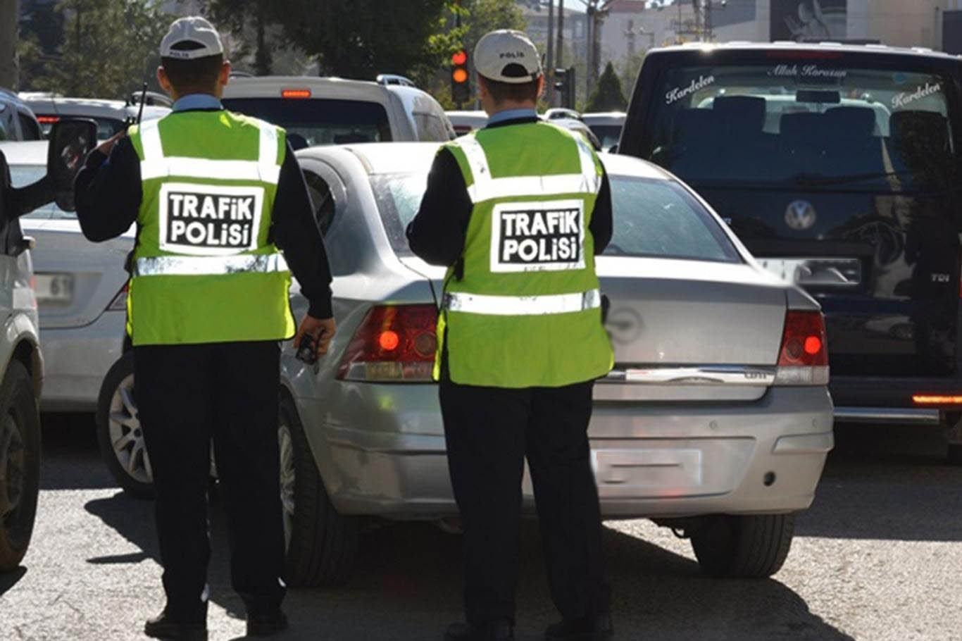 İstanbul’da, otomobilinde usulsüz çakar