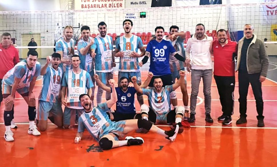 depsaş enerji̇ voleybol takimi zi̇rve yarişini sürdürüyor