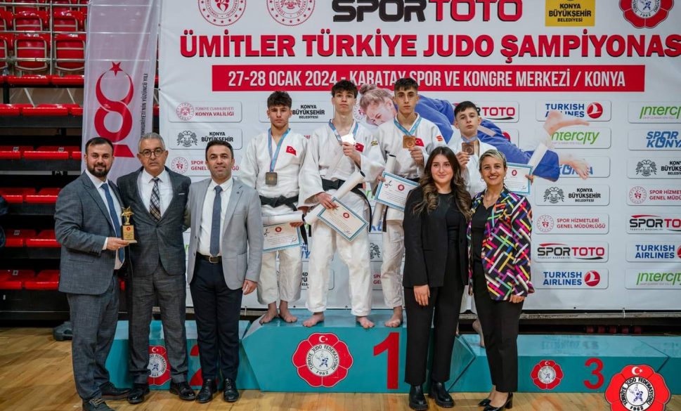 judo şampi̇yonasina i̇ki̇zler damga vurdu