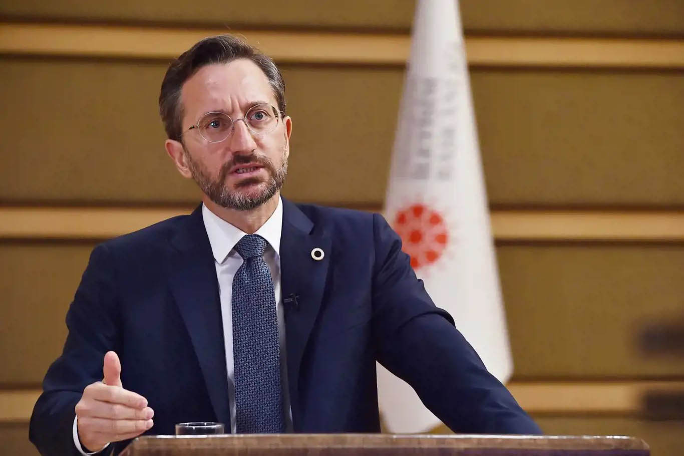 İletişim Başkanı Fahrettin Altun, resmi