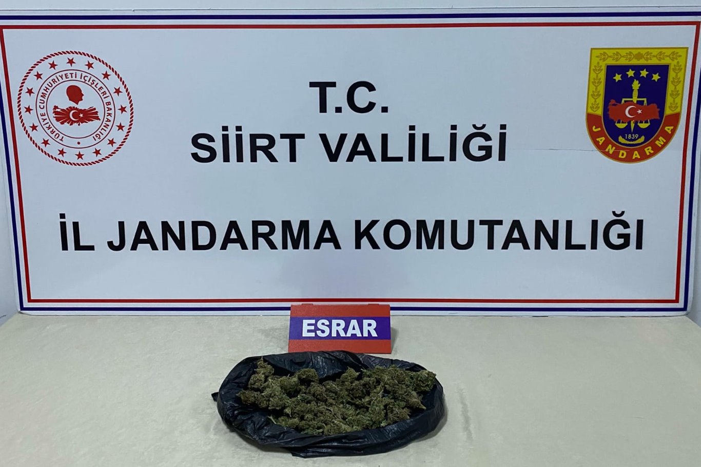 Siirt’te jandarma ekipleri, yol