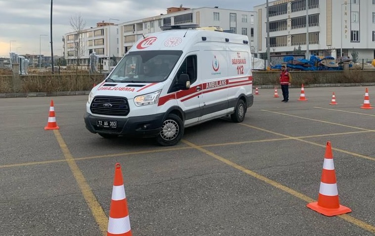 ambulans sürüş güvenliği eğitimi verildi