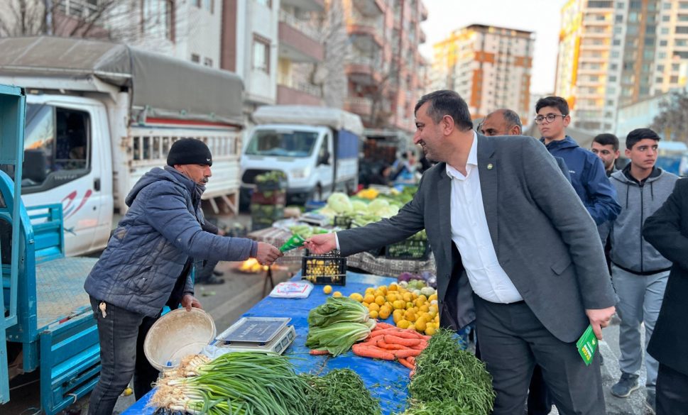 ramanlı, pazar esnafını ziyaret etti