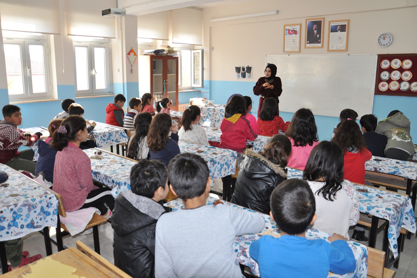 Yaklaşık 100 binlere dayanan