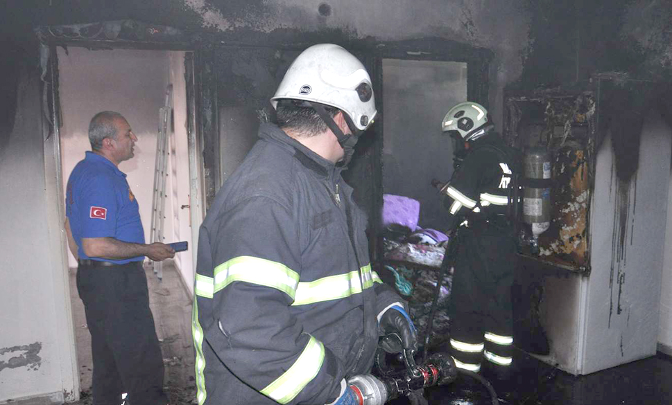 Adana’da ev yangını: Anne ve bebeği hayatını kaybetti