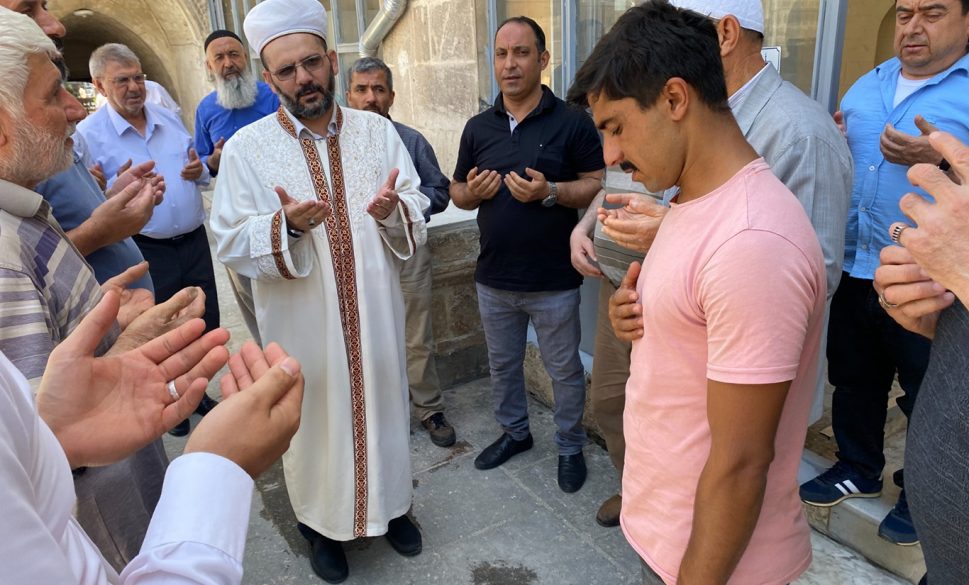 şanlıurfa’da tarihi yusuf paşa camii dualarla ibadete açıldı