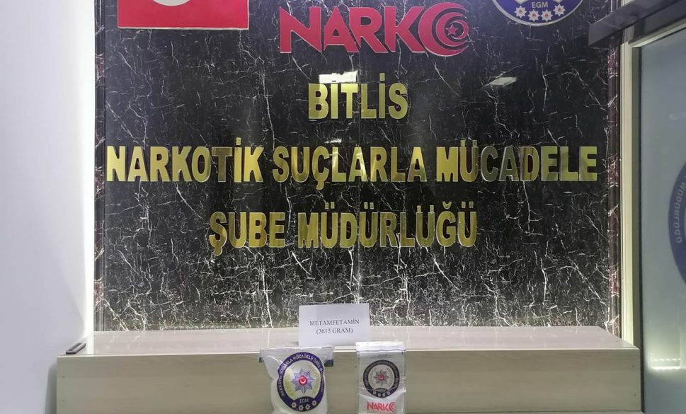 yangın tüpünde 2 buçuk kilo uyuşturucu ele geçirildi