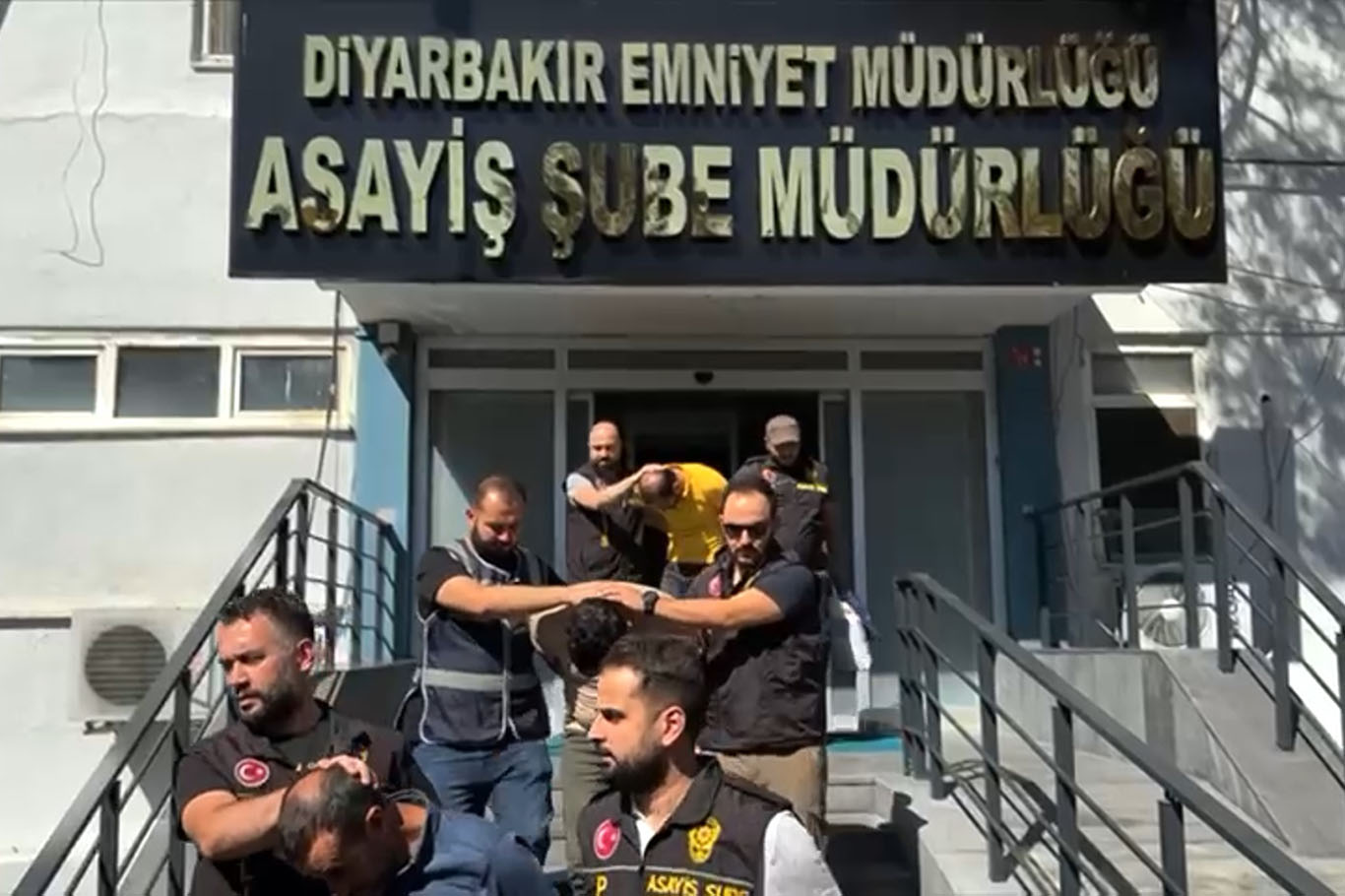 Diyarbakır’da işyeri kurşunlama, silahla