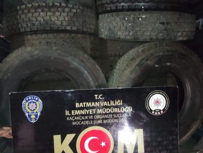 Batman’da Polisin bir araçta