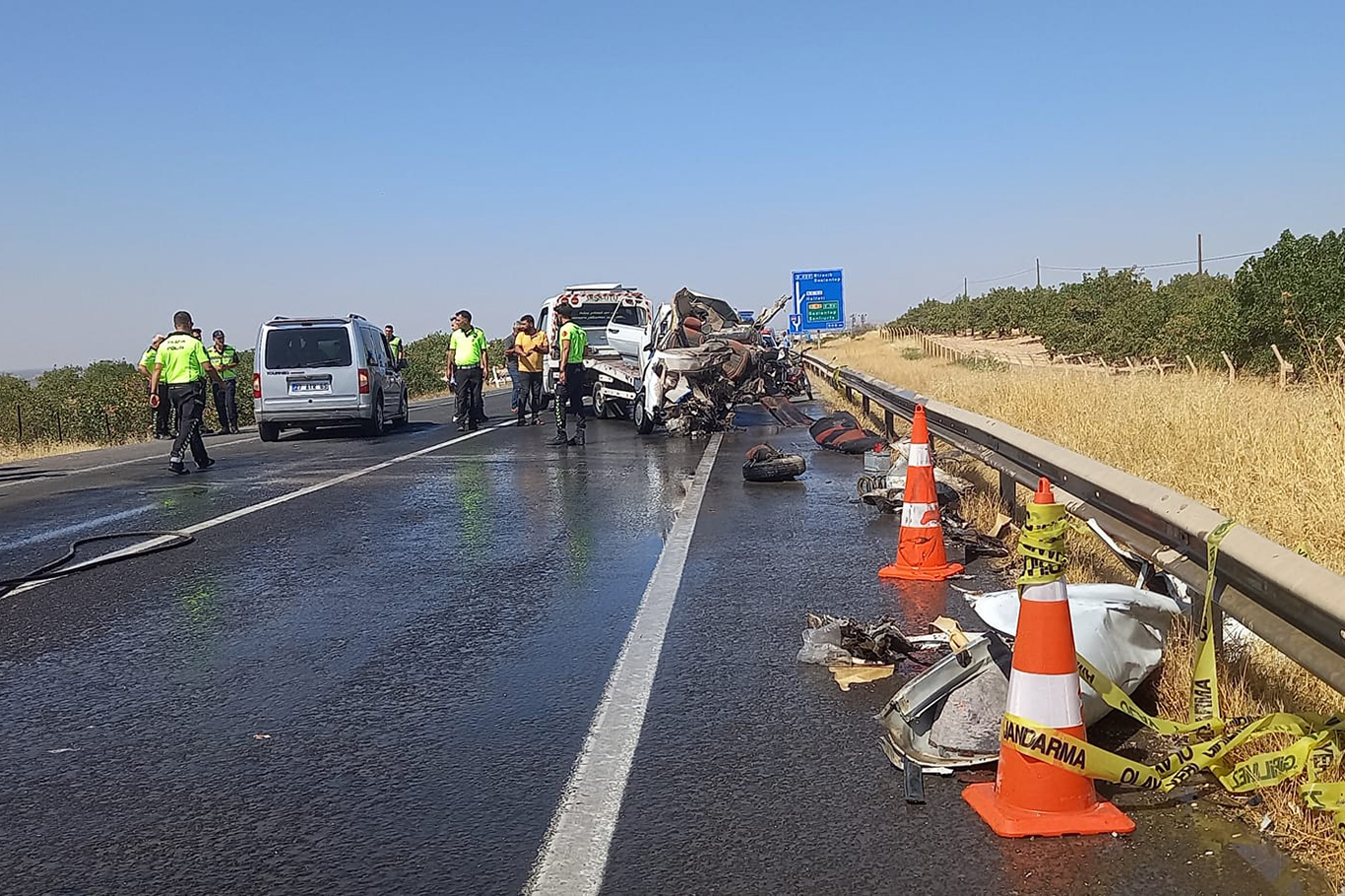 Şanlıurfa’nın Birecik ilçesinde otomobil