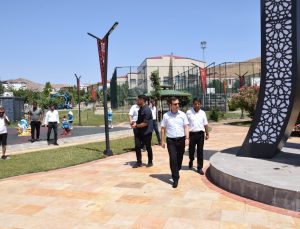 kaymakam güngör, park ve mesi̇re alanlarini temi̇z tutalim