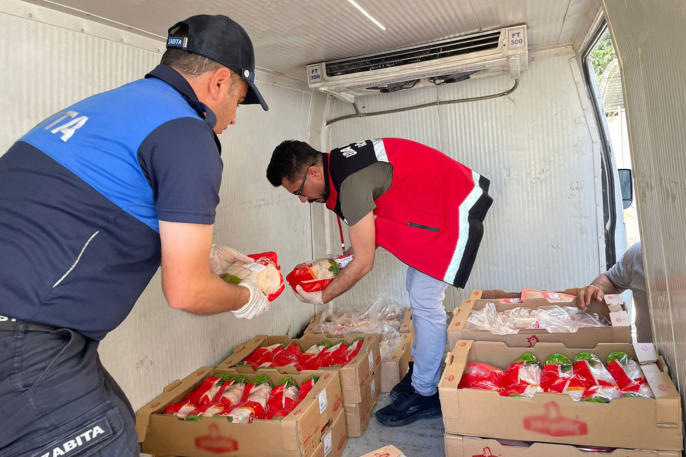 Adıyaman Belediyesi zabıta ekipleri,