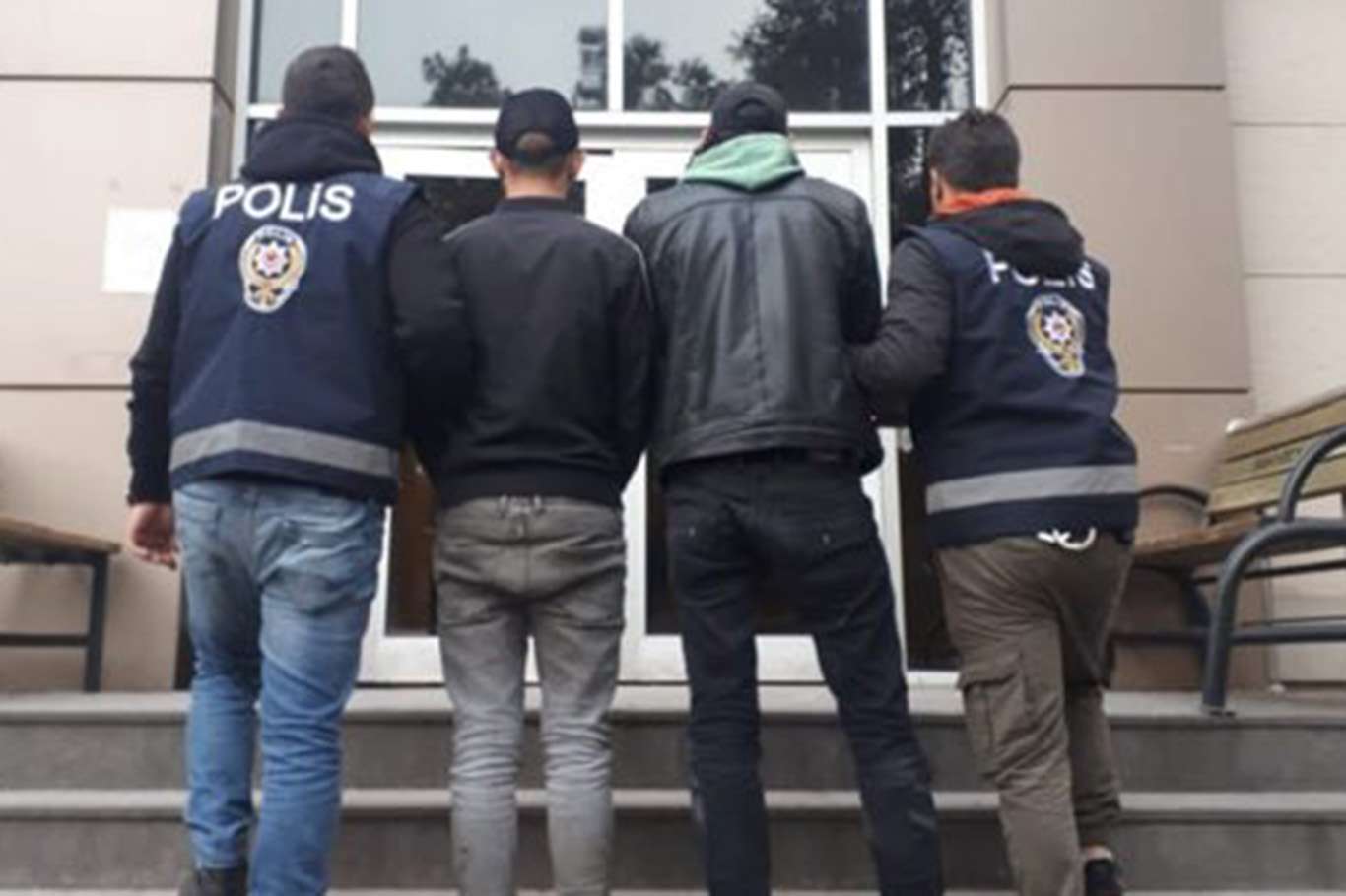 Şanlıurfa’nın Eyyübiye ilçesinde iş yerinden hırsızlık