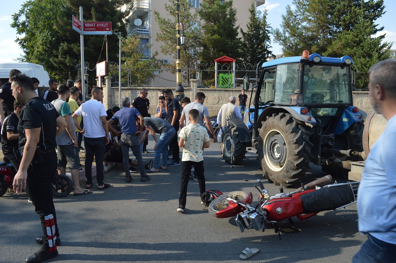 Siirt’te motosiklet ile traktörün