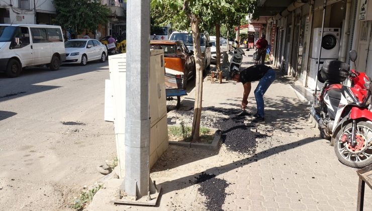 belediyenin yapmadığı bozuk kaldırımları vatandaşlar yapıyor