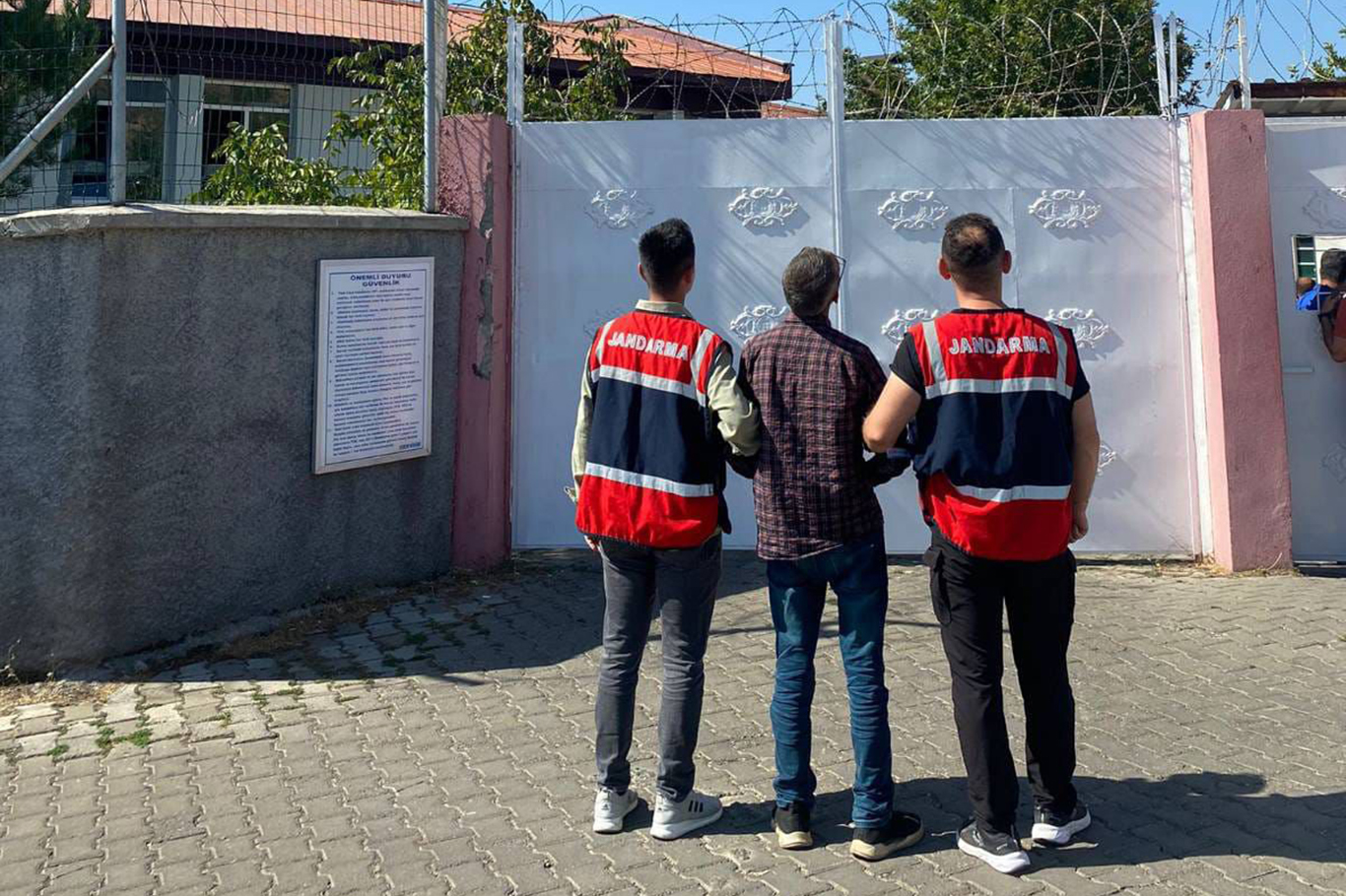 Bingöl’de çeşitli suçlardan arama