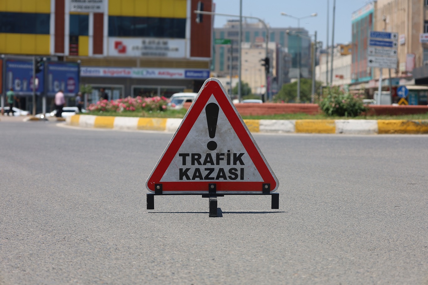 Şanlıurfa’nın Karaköprü ilçesinde, refüj