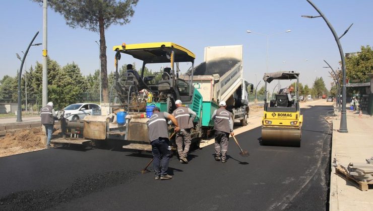 belediye’den yeni açılan sokağa asfalt