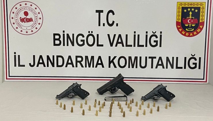 aramada 3 adet tabanca ele geçirildi