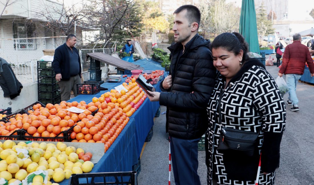 ANKARA'da görme engelli öğretmen